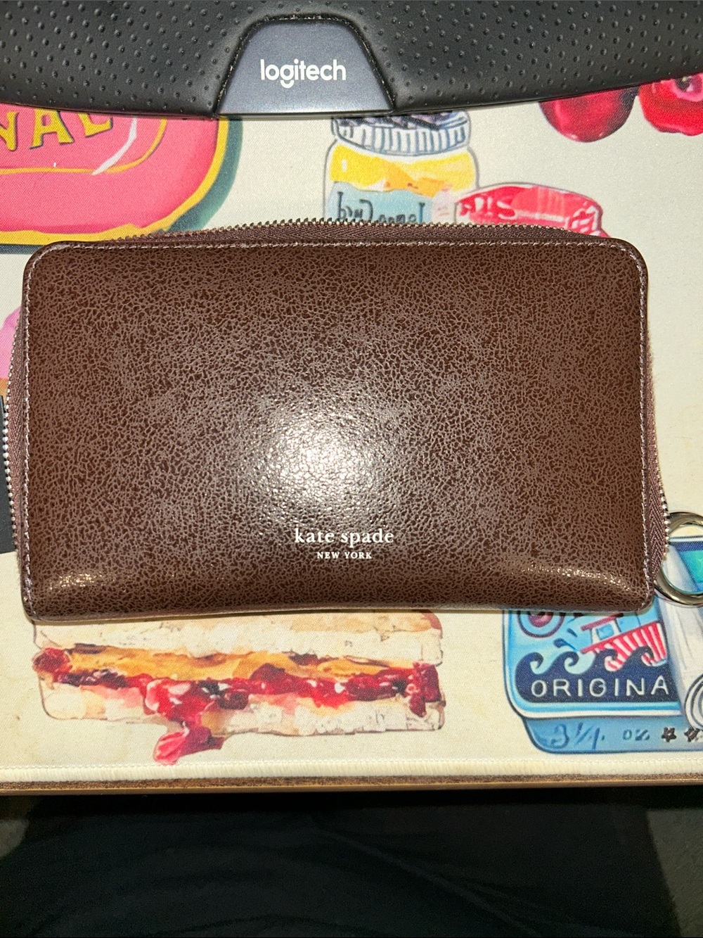 Kate Spade Halo glazed leather wallet in hot fudge with tags